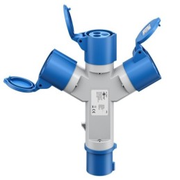 Adattatore CEE blu da campeggio con spina 16A e 3 prese CEE 230V IP44