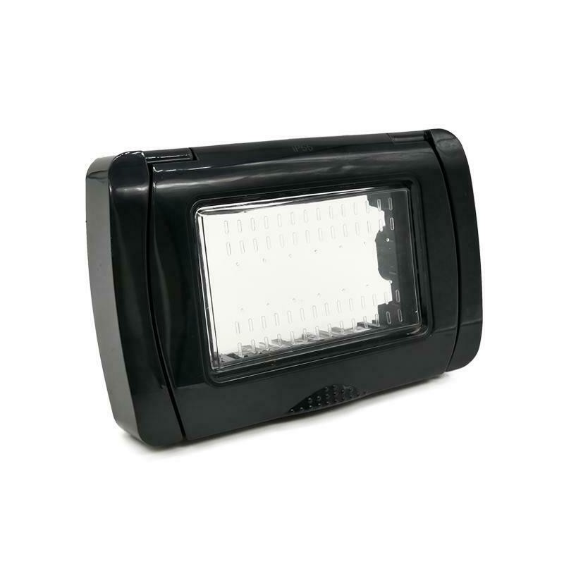 Placca idrobox IP55 3P nera compatibile con Living International