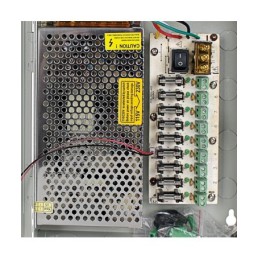 Box alimentatore switching 12V 10A con 9 uscite con fusibile di protezione